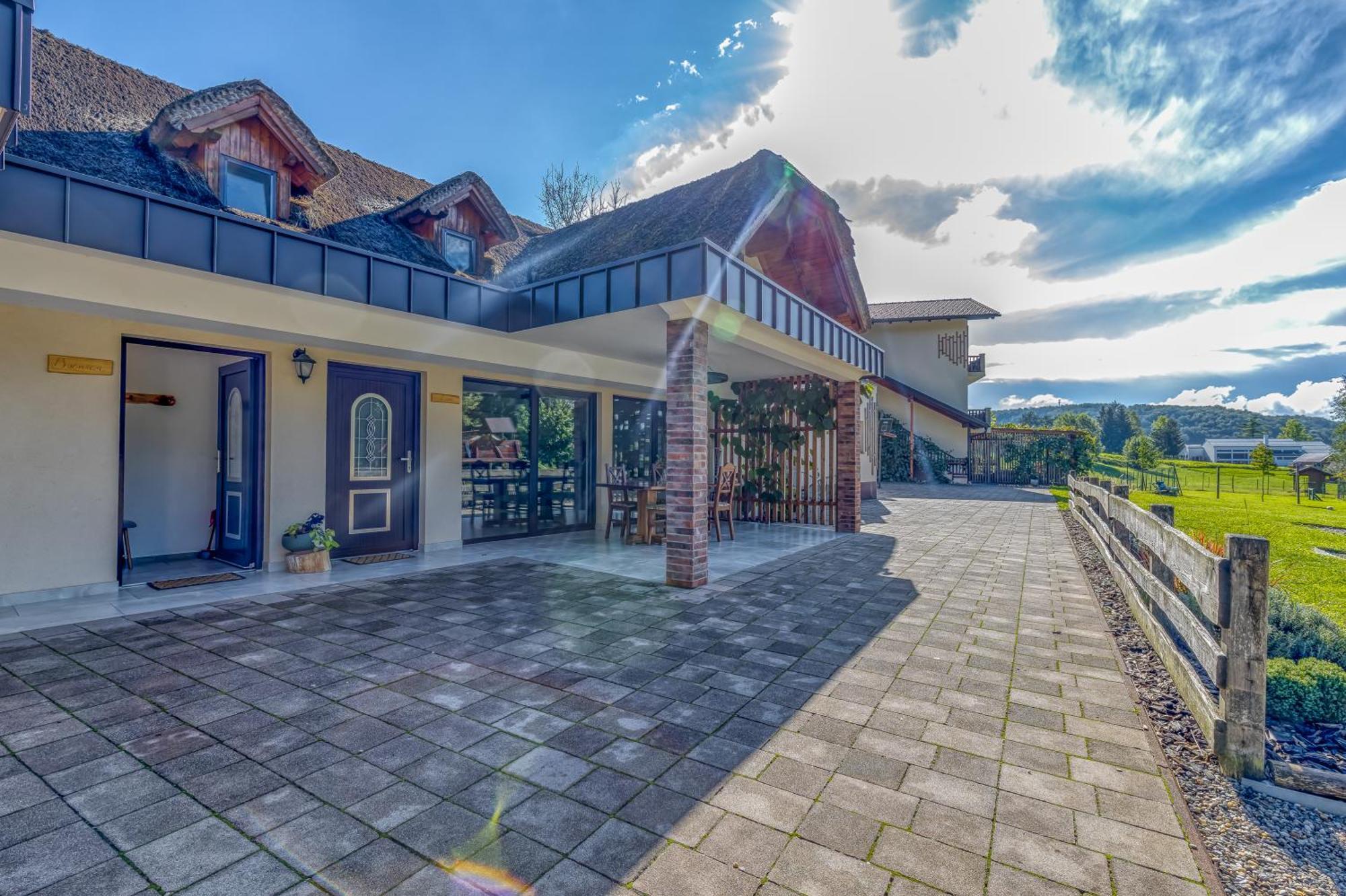 Appartamento Bajsova Domacija Podcetrtek Esterno foto